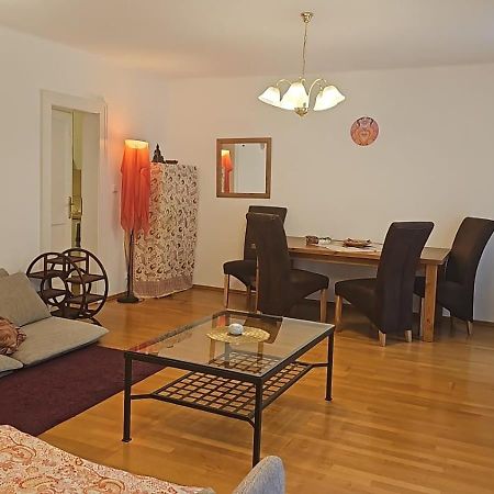 Laxmi Happy Home In Historical Прага Екстериор снимка