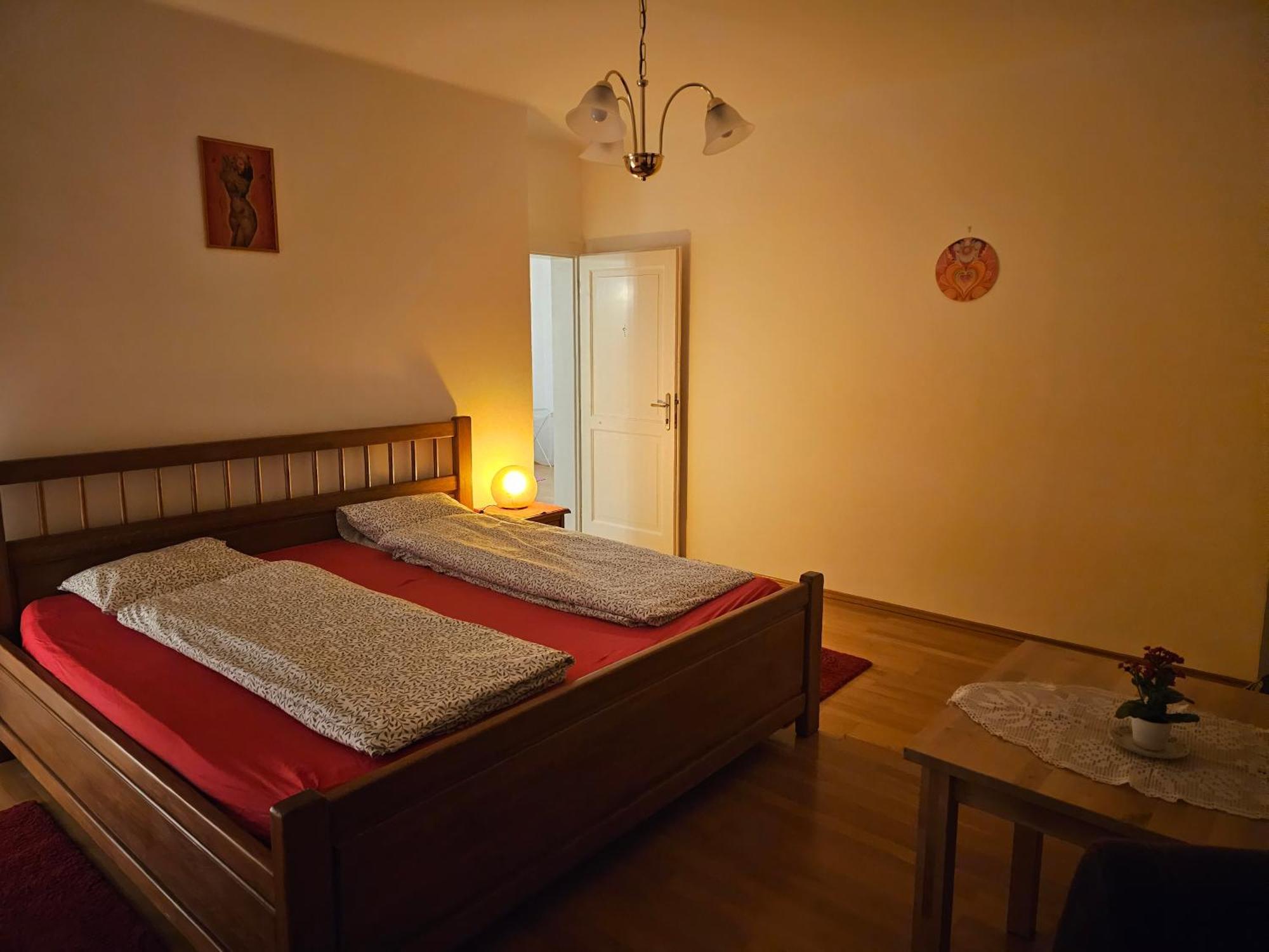 Laxmi Happy Home In Historical Прага Екстериор снимка