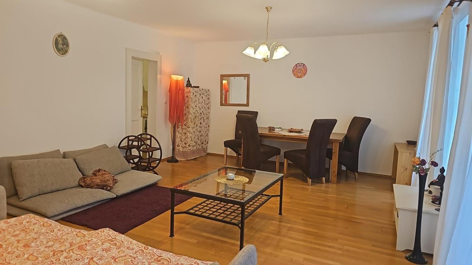 Laxmi Happy Home In Historical Прага Екстериор снимка