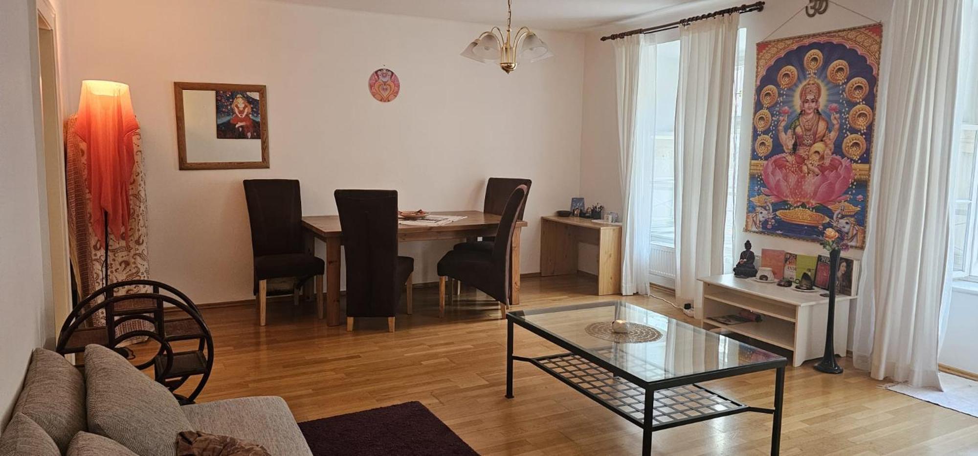 Laxmi Happy Home In Historical Прага Екстериор снимка